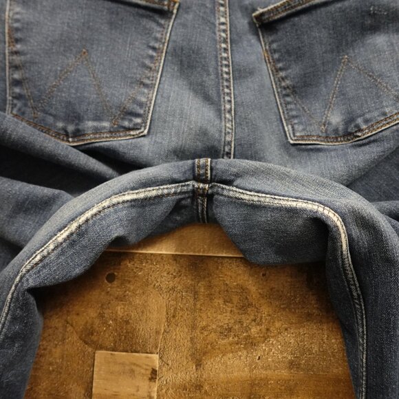 Wrangler High-Rise Wide Leg Jeans Women’s 16 Blue Denim Vintage-Inspired - Picture 13 of 14